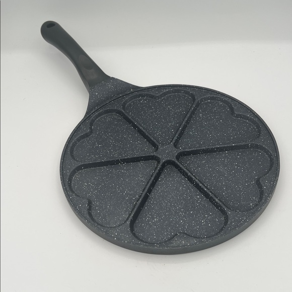 Tognana Other - New Tognana Heart Shaped Nonstick Cast Aluminum Egg Pancake Pan